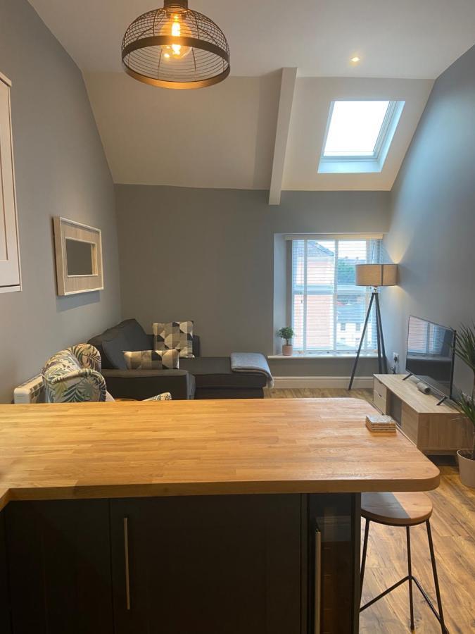Stylish Tenby Apartment, Great Location, Parking Εξωτερικό φωτογραφία